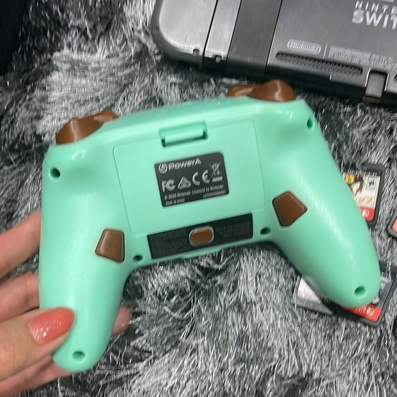 Nintendo Switch 1st model with vans & accessories - Picture 3 of 14